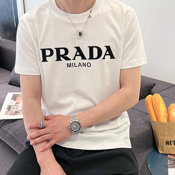 プラダ ロゴ半袖Tシャツ スーパーコピー pug52384